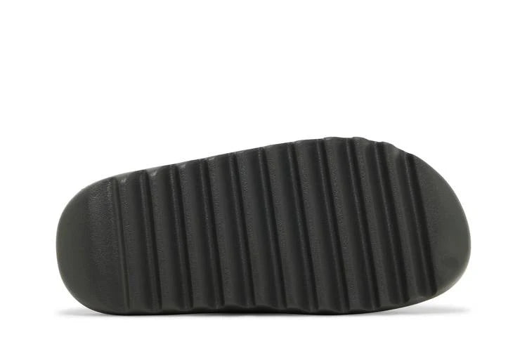 Yeezy Slides "Dark Onyx"