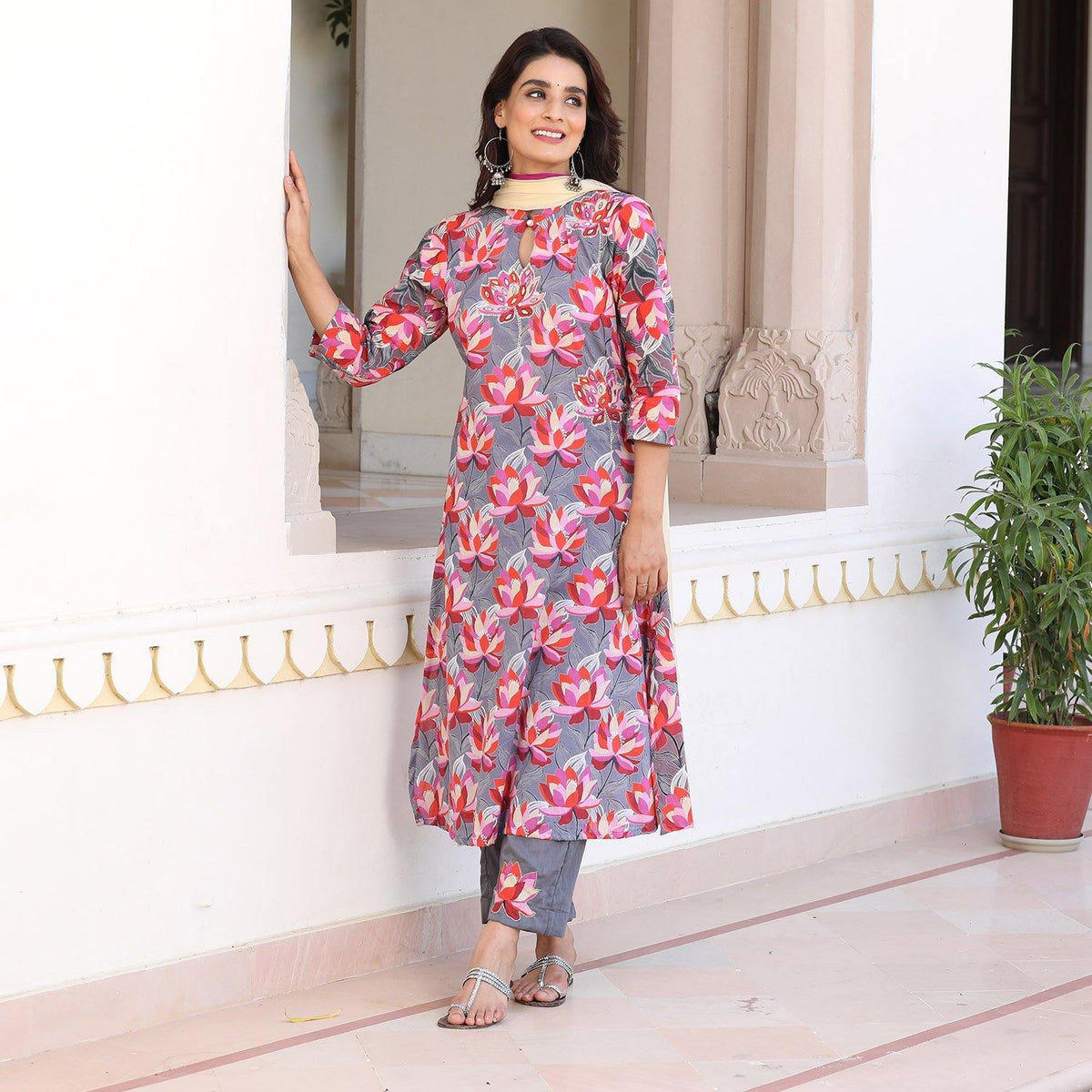 Multicolour Flower Suit - Ambraee