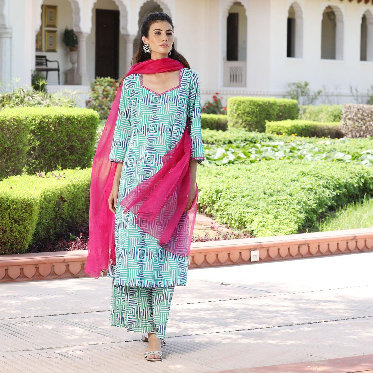 Geometric Sheesha Suit - Ambraee
