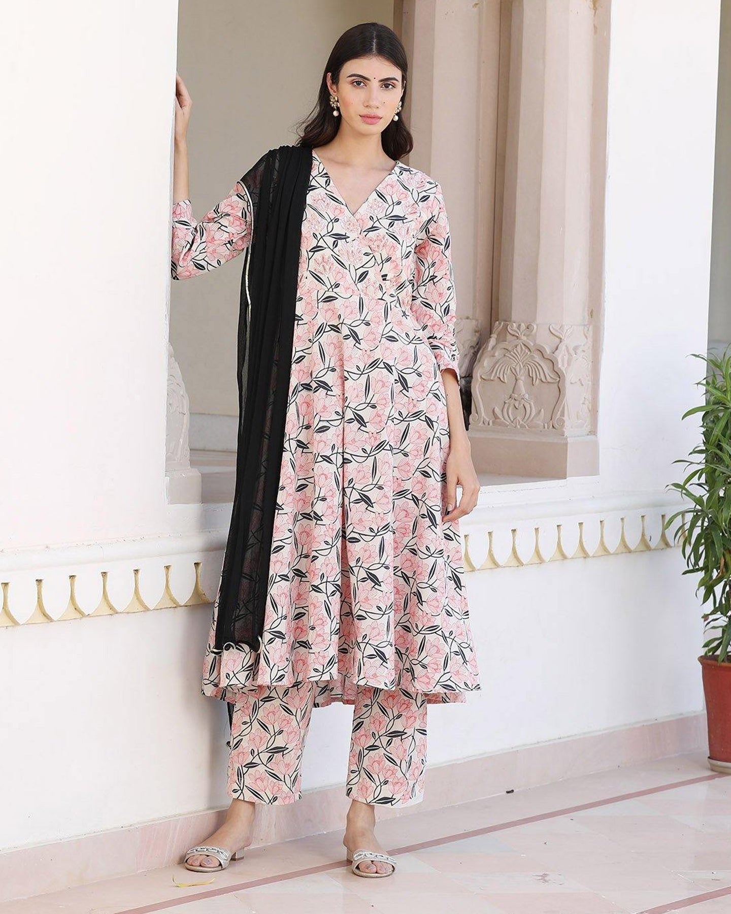 Pesca Angrakha Suit Set
