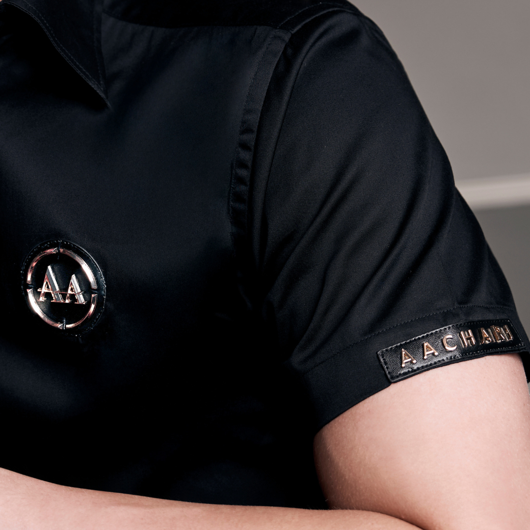 Black Signature Sleeve Aachari