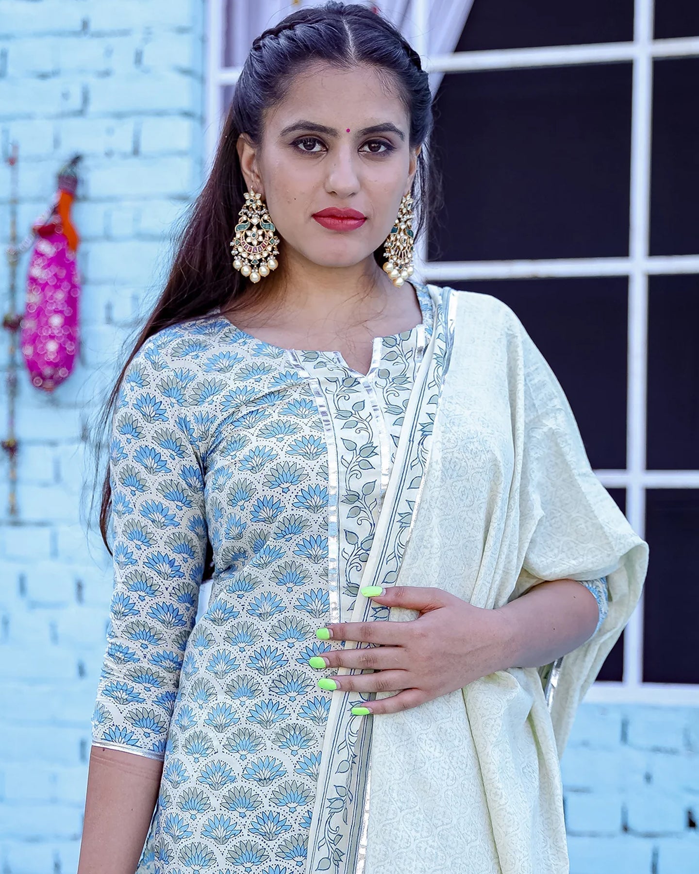 Leaf Sharara