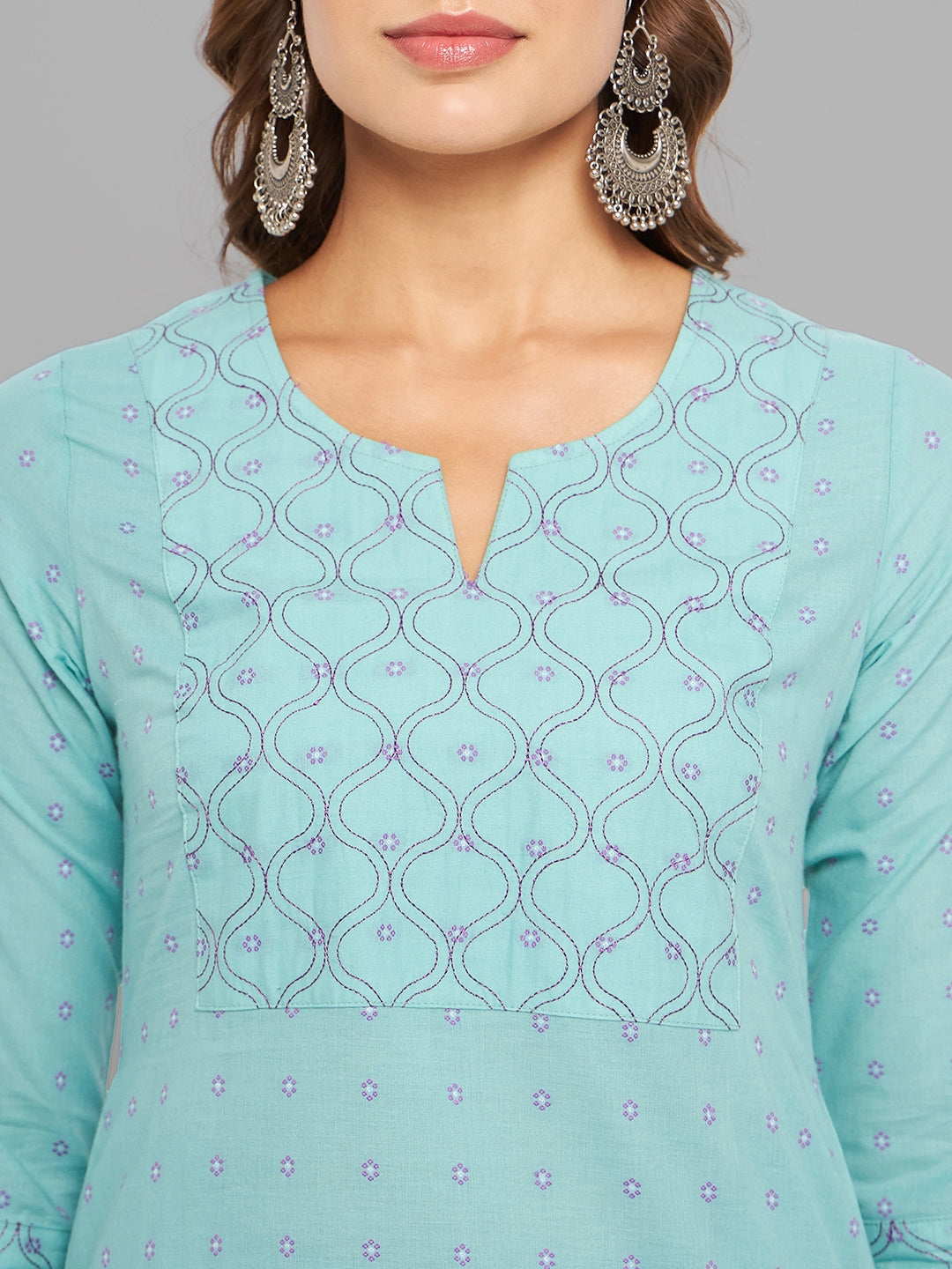 Women Sea Green Kurta With Embroidered Yoke