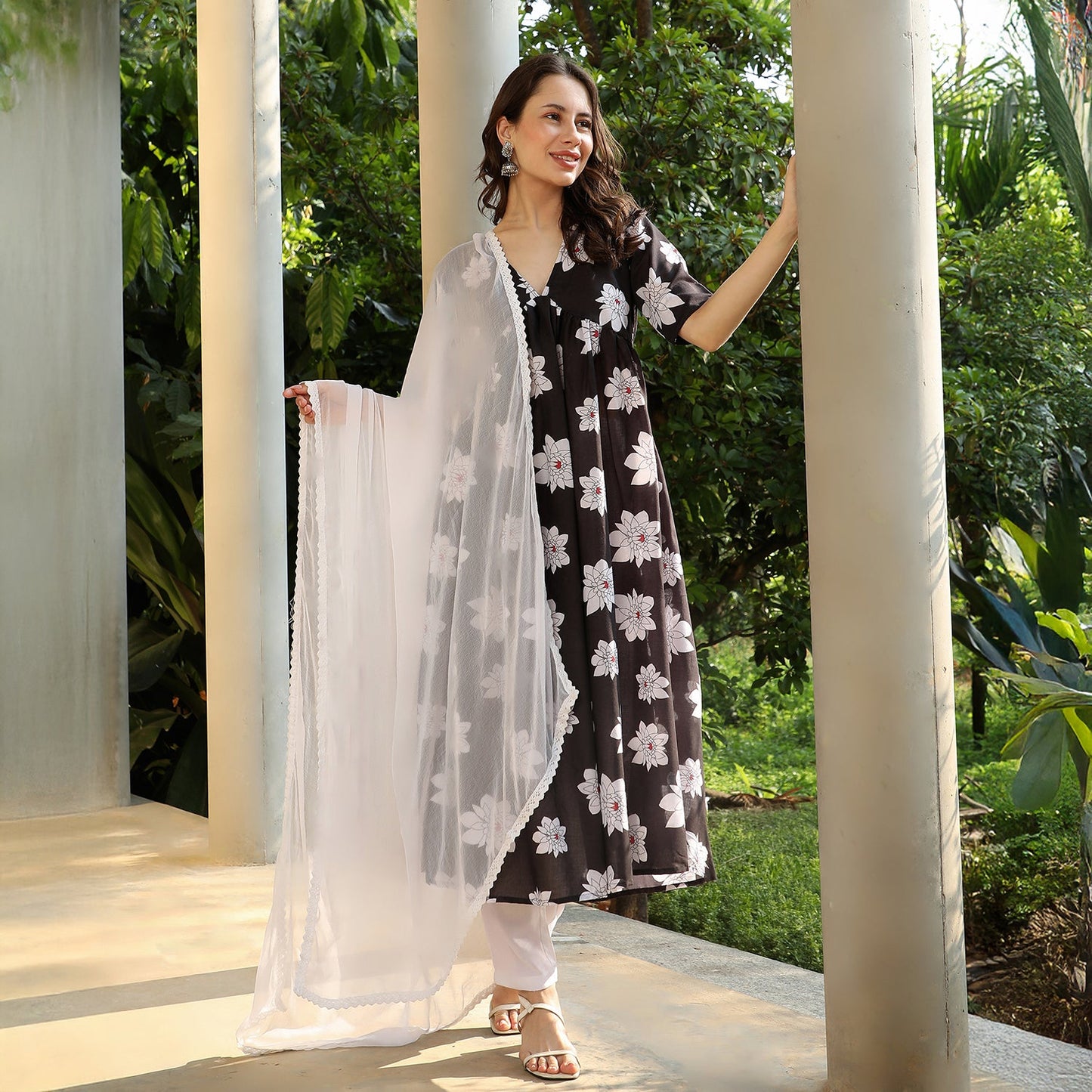 Water Lilies Kurta With Trousers And Dupatta