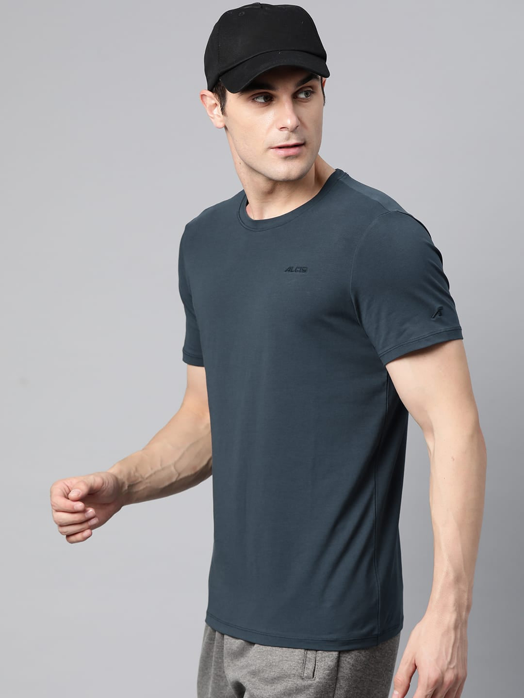 Alcis Men Solid Stretchex Slim Fit T-shirt