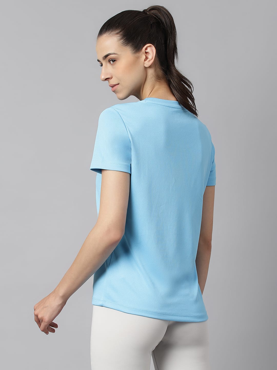 Alcis Women Printed Blue Anti-Static Slim-Fit Round Neck Training T-Shirt