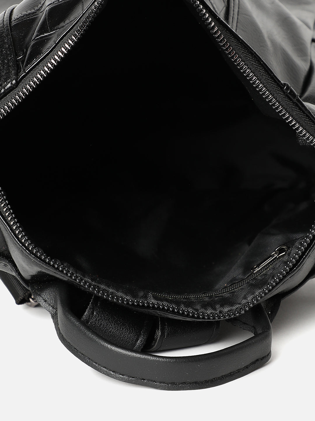 TEXTURED BLACK BACKPACK