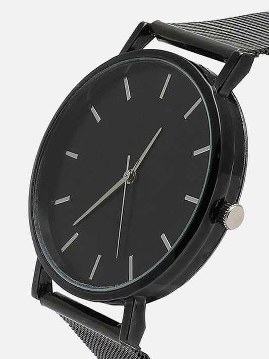 Black Analog Round Dial With Metal Mesh Strap Watch & Bracelets
