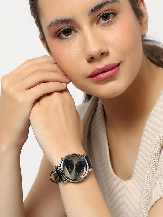 Black Analogue Watch