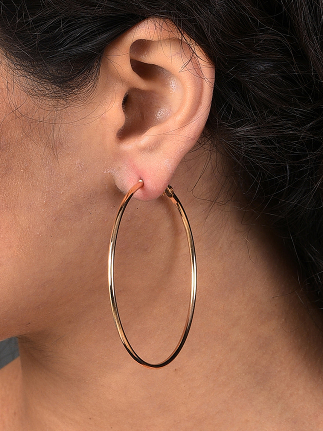GOLD HOOP EARRING