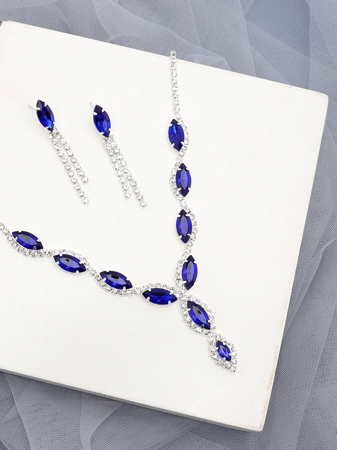 SILVER PLATED PARTY DESIGNER STONE NECKLACE AND EARRING SET FOR WOMEN
