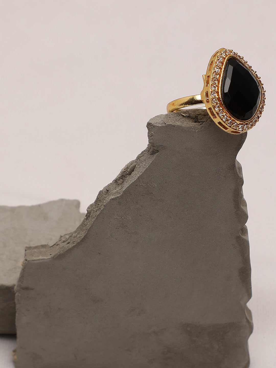 Majestic Black Ring