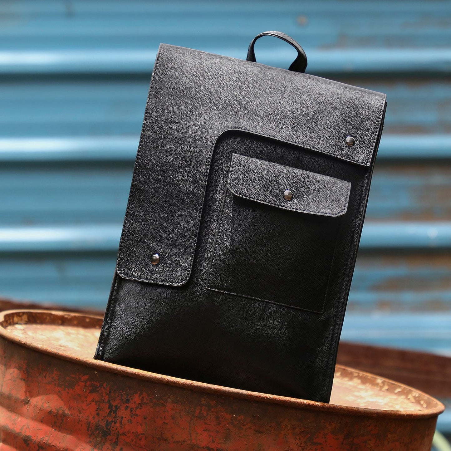 The Cityscape Carrier Backpack - Midnight Black