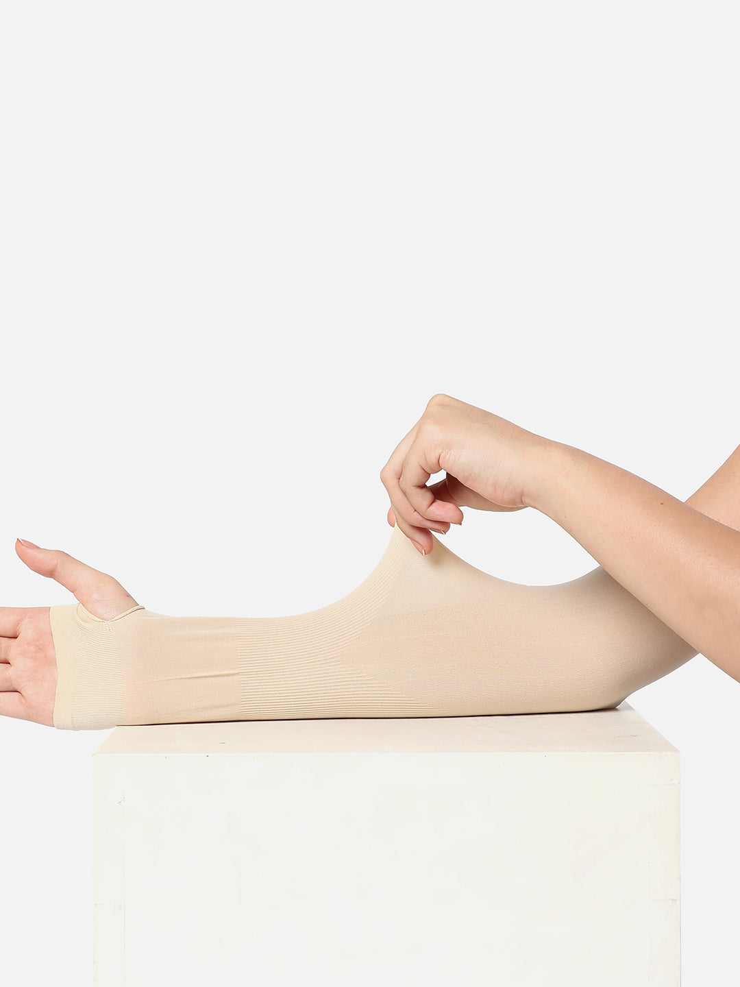 Beige Solid Detachable Arm Sleeves
