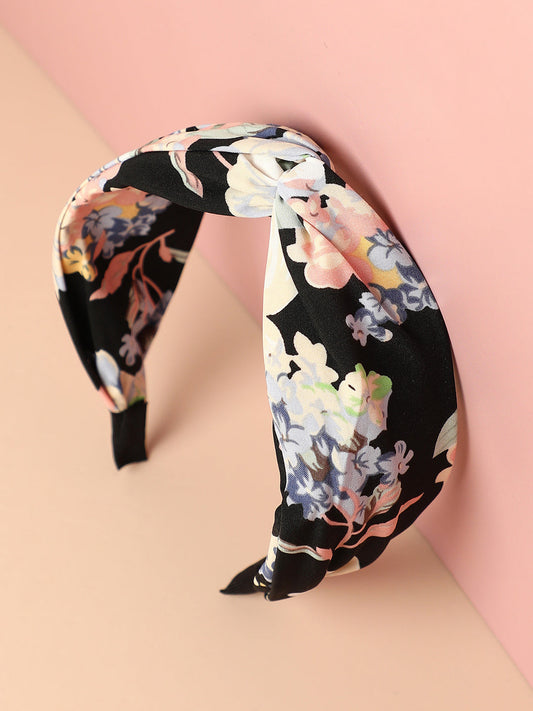 Soft and Stylish: The Fabric Hairband Statement