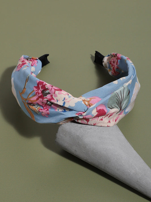 The Knot Factor: Rocking the Fabric Hairband Look