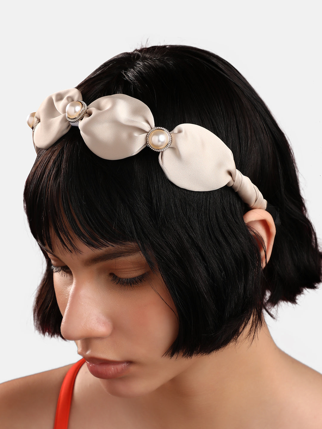 Wrapped In Comfort: The Cozy Fabric Hairband Touch