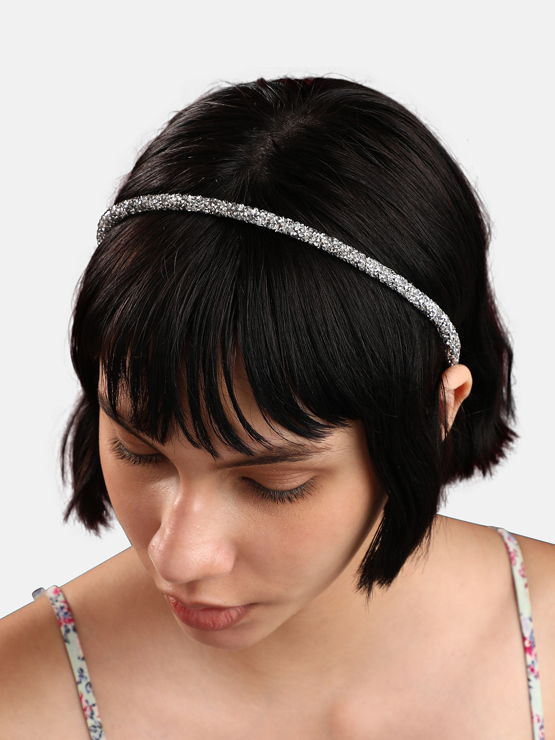 Crowning Glory: The Embellished Hairband Exquisite
