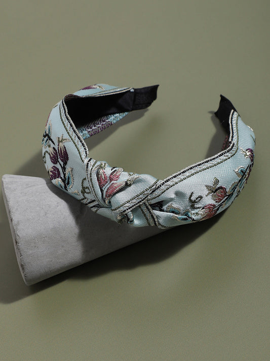 The Fabric Flair: A Stylish Twist to Your Hairstyle