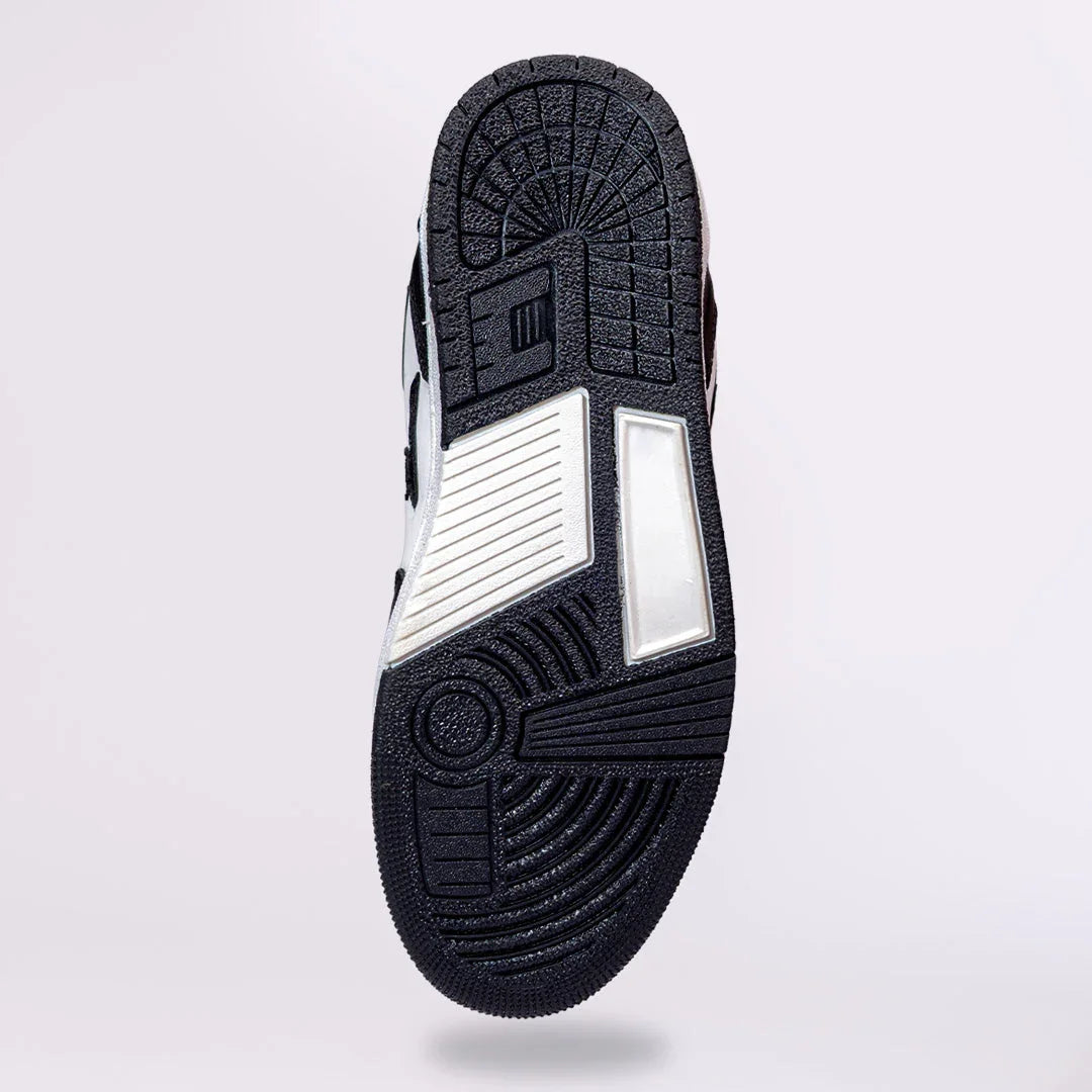 Raven Low Ankle Black Sneakers