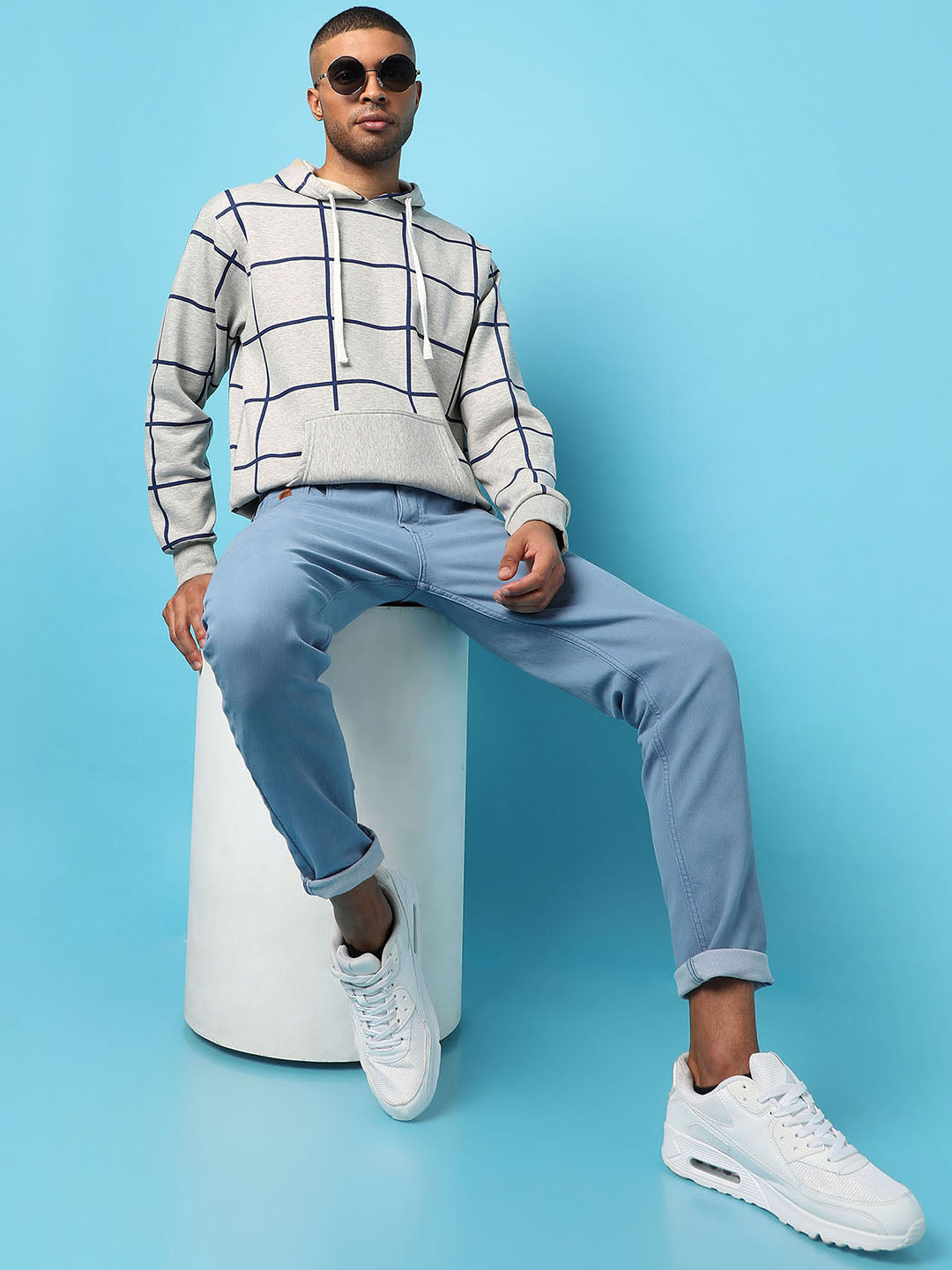 MEN’S SOLID LIGHT GREY & BLUE CHECKED COTTON SWEATSHIRT WITH HOODIE REGULAR FIT