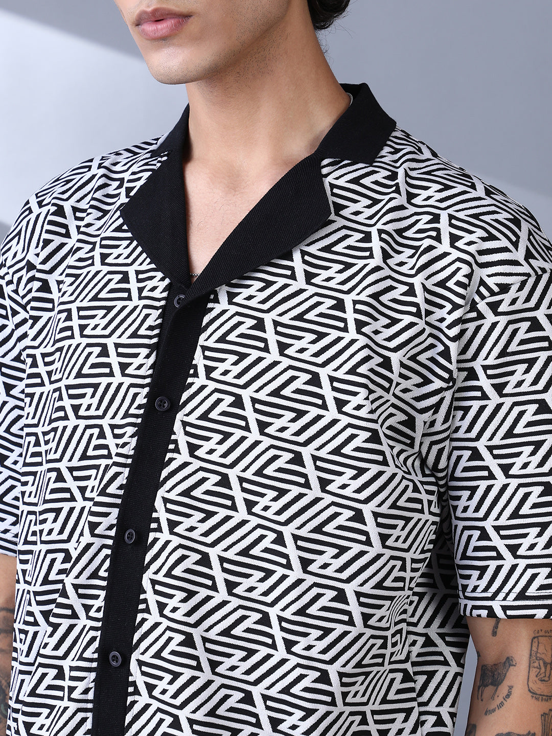 Angleline-Imprint Cuban-Polo Shirt