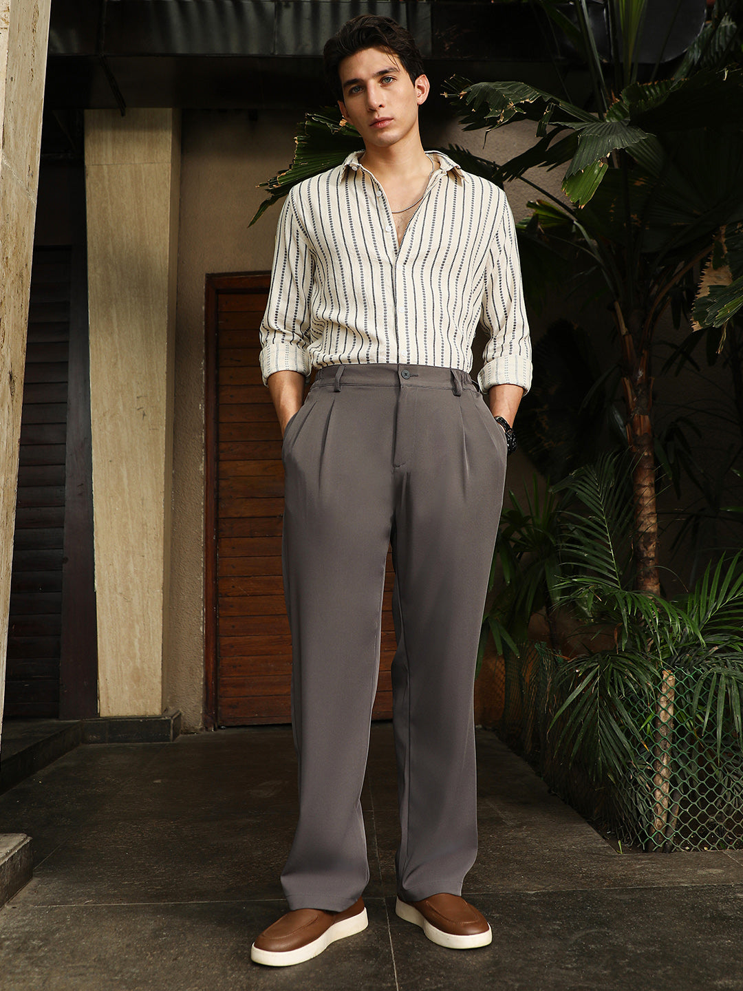 Pleated Straight-Fit Tailoured Trousers