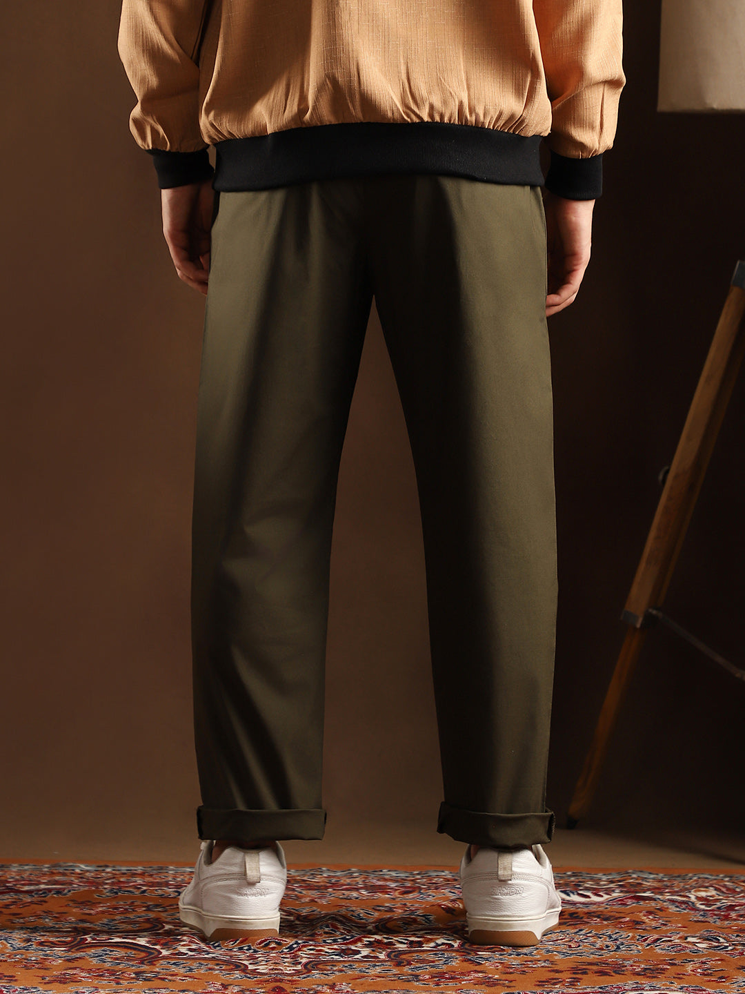 Solid-Pleated Chino Trousers