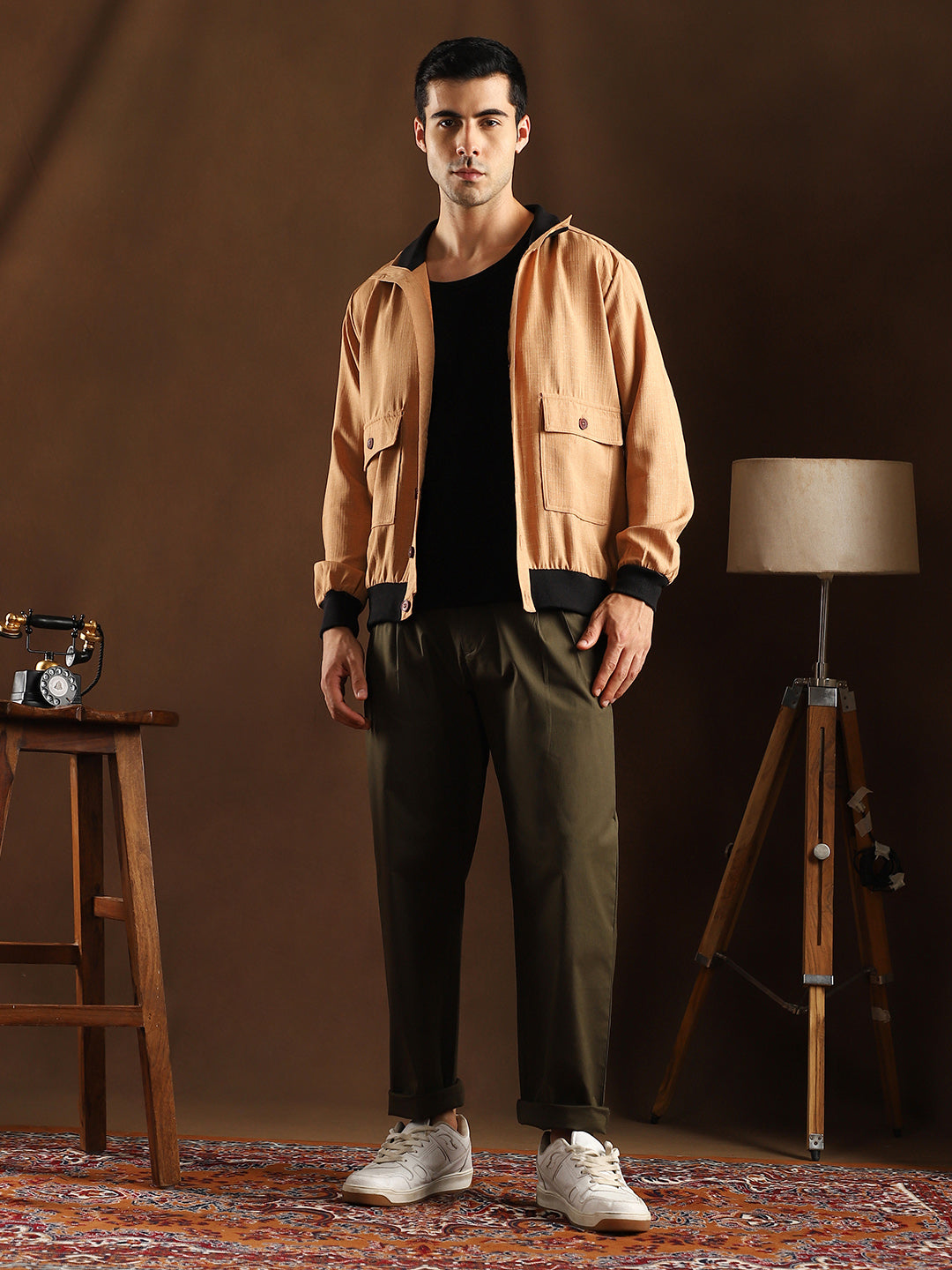 Solid-Pleated Chino Trousers