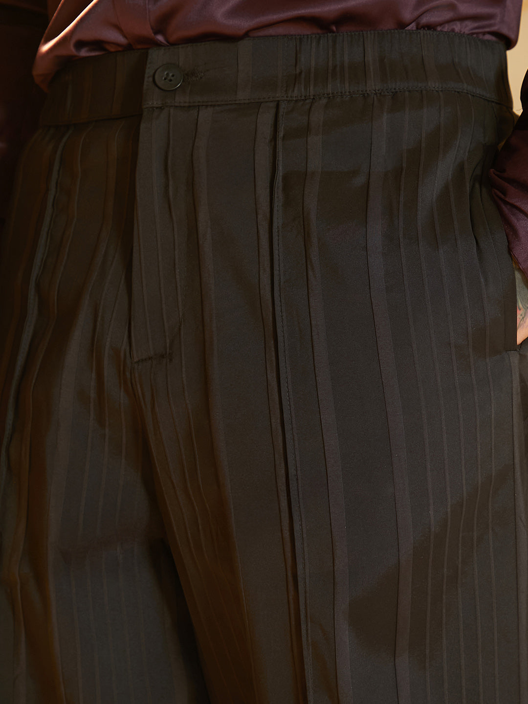 Unbalanced-Ridge Straight Trousers