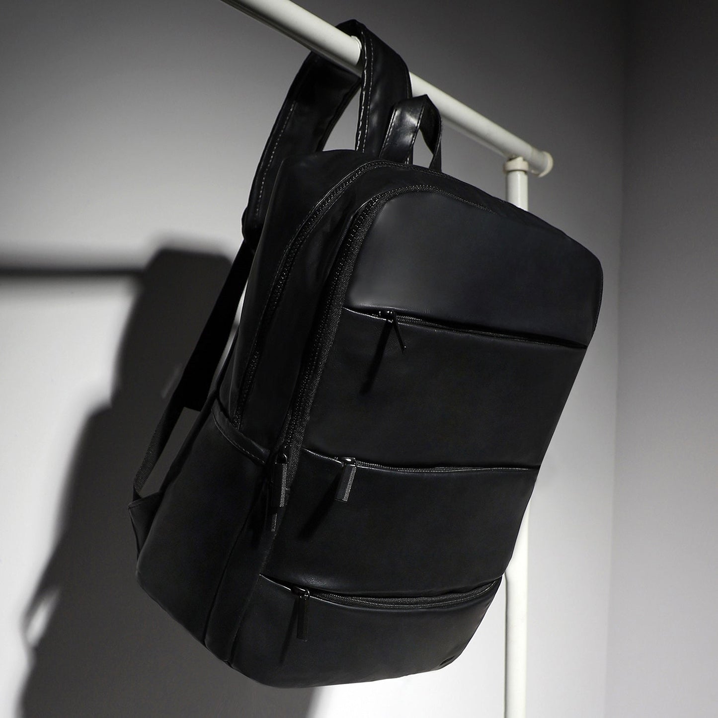 The Daily Essential Backapack - Onyx Black