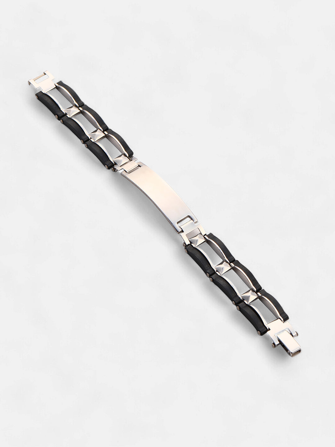 The Contrast-Lined Tennis Bracelet