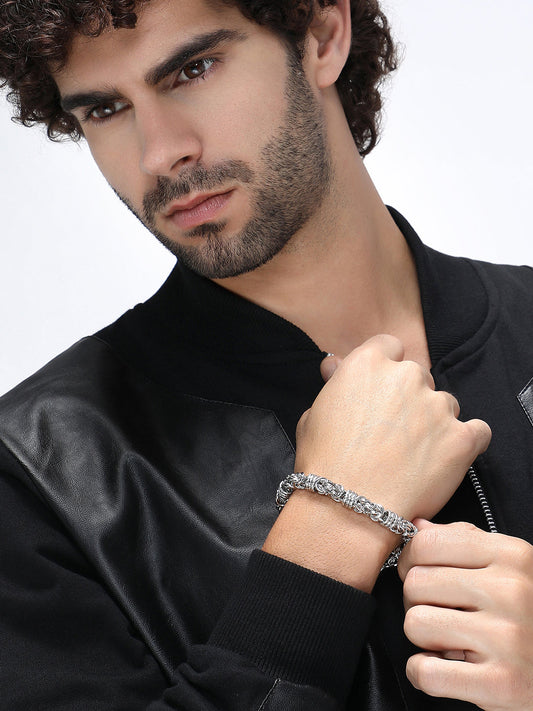 The Knot Link Bracelet - Metallic Silver