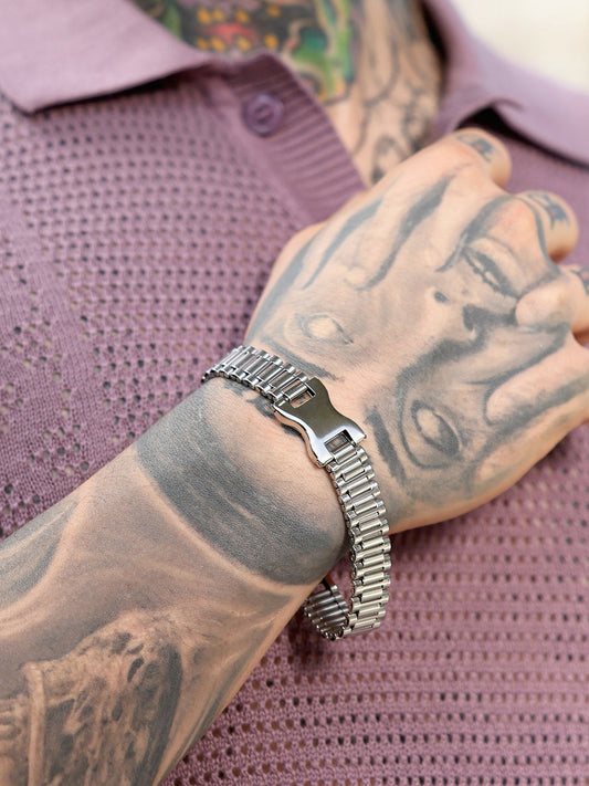 The Buckle-H-Link Chain Bracelet