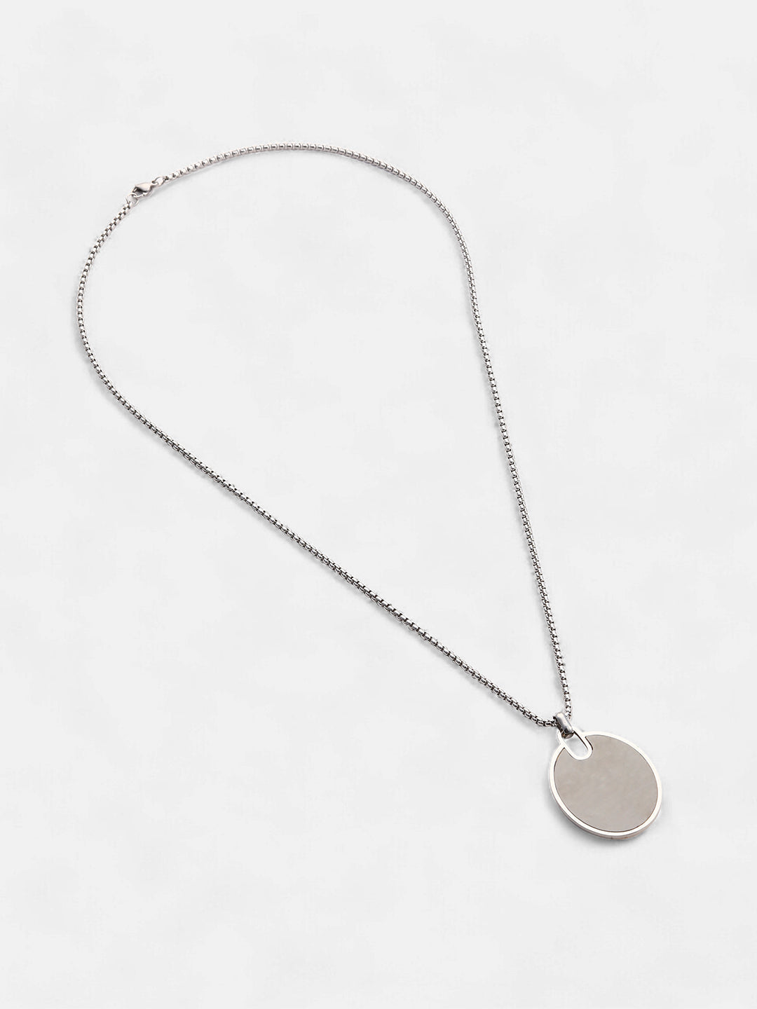 The Circular-Plate Pendant Necklace