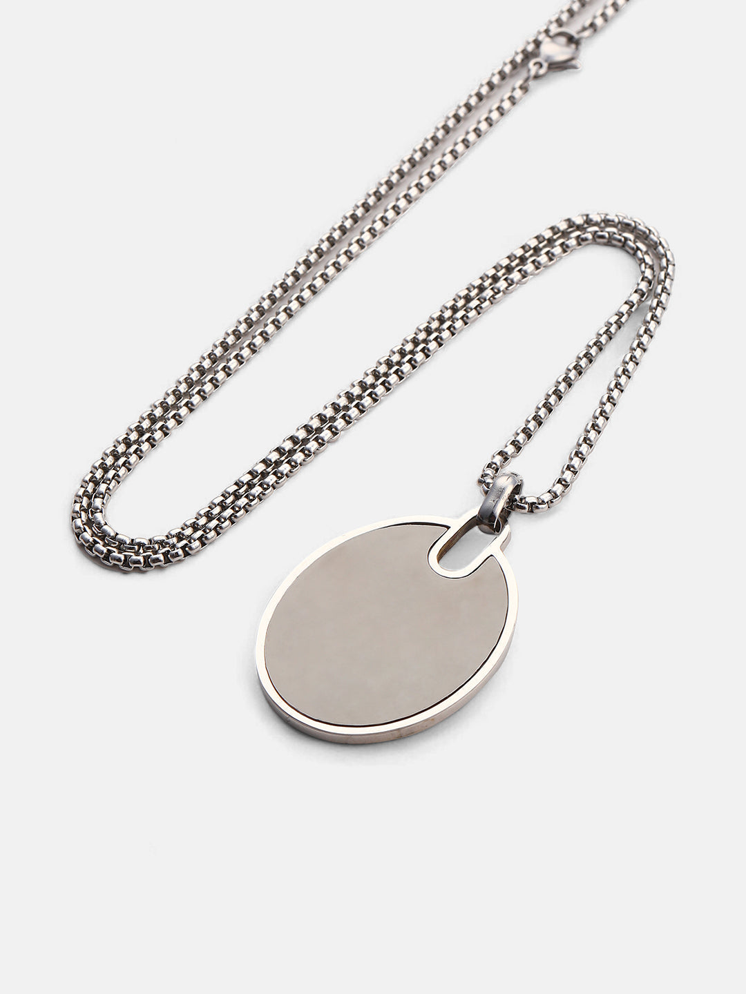 The Circular-Plate Pendant Necklace