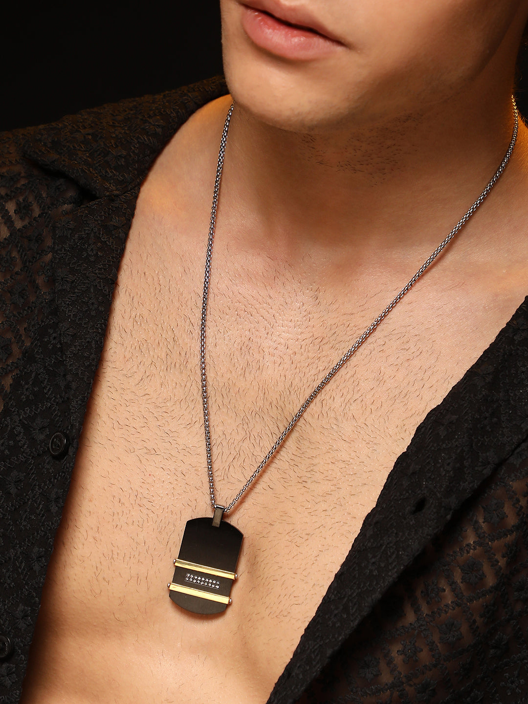 The Lined Plate Pendant Necklace