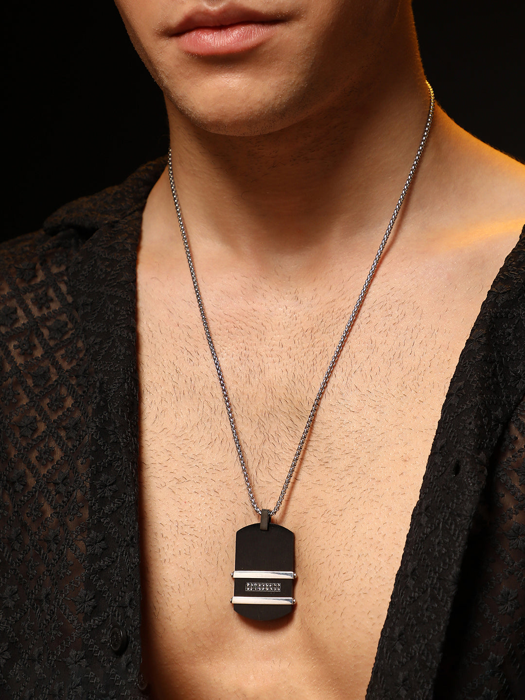The Lined Plate Pendant Necklace