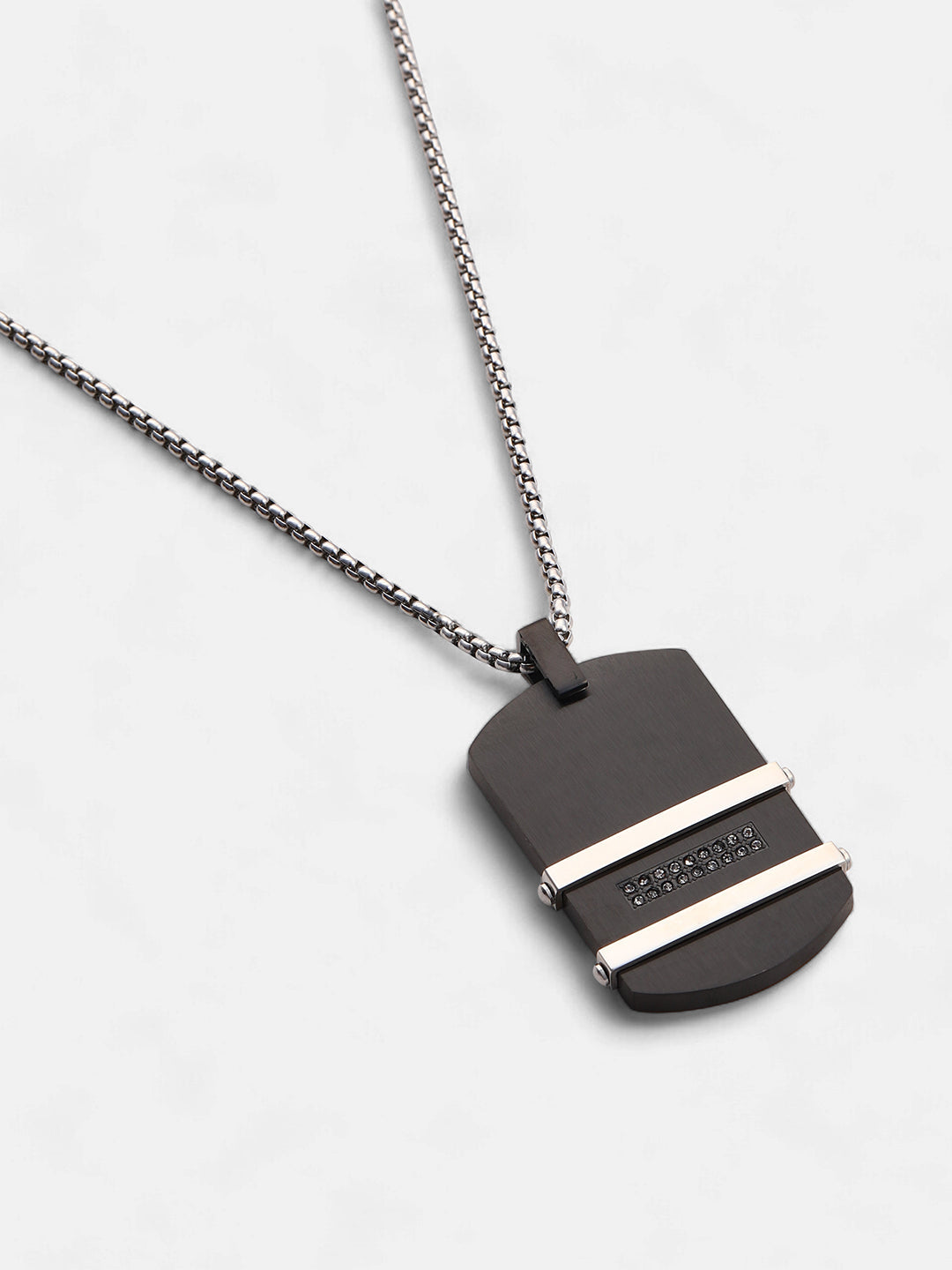 The Lined Plate Pendant Necklace