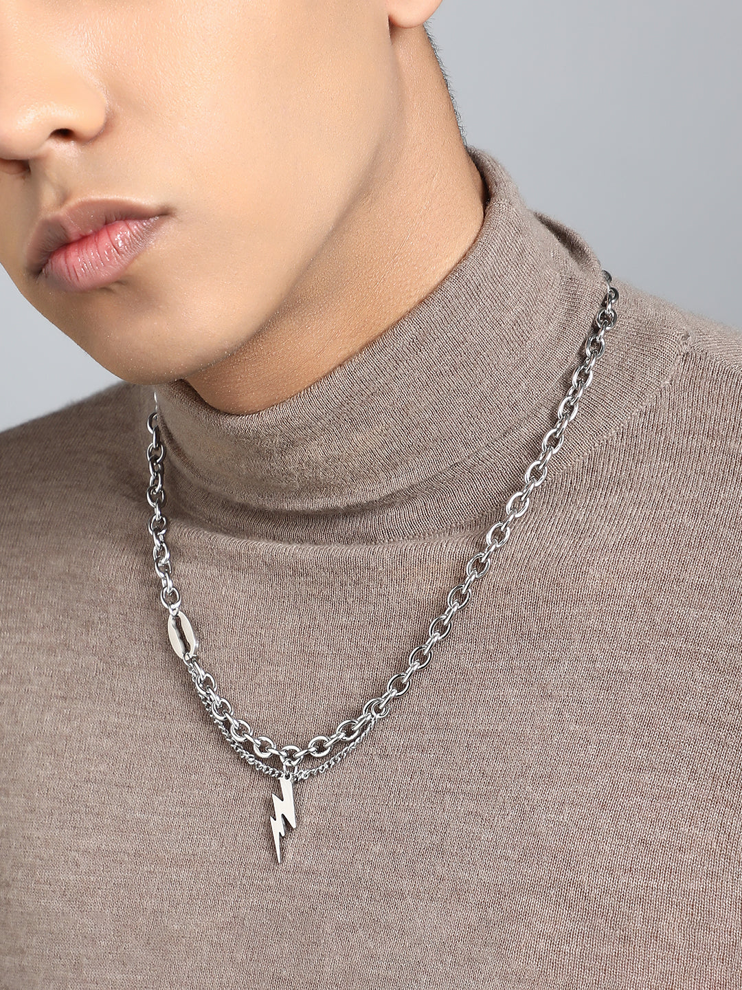 The Flash Pendant Necklace - Metallic Silver