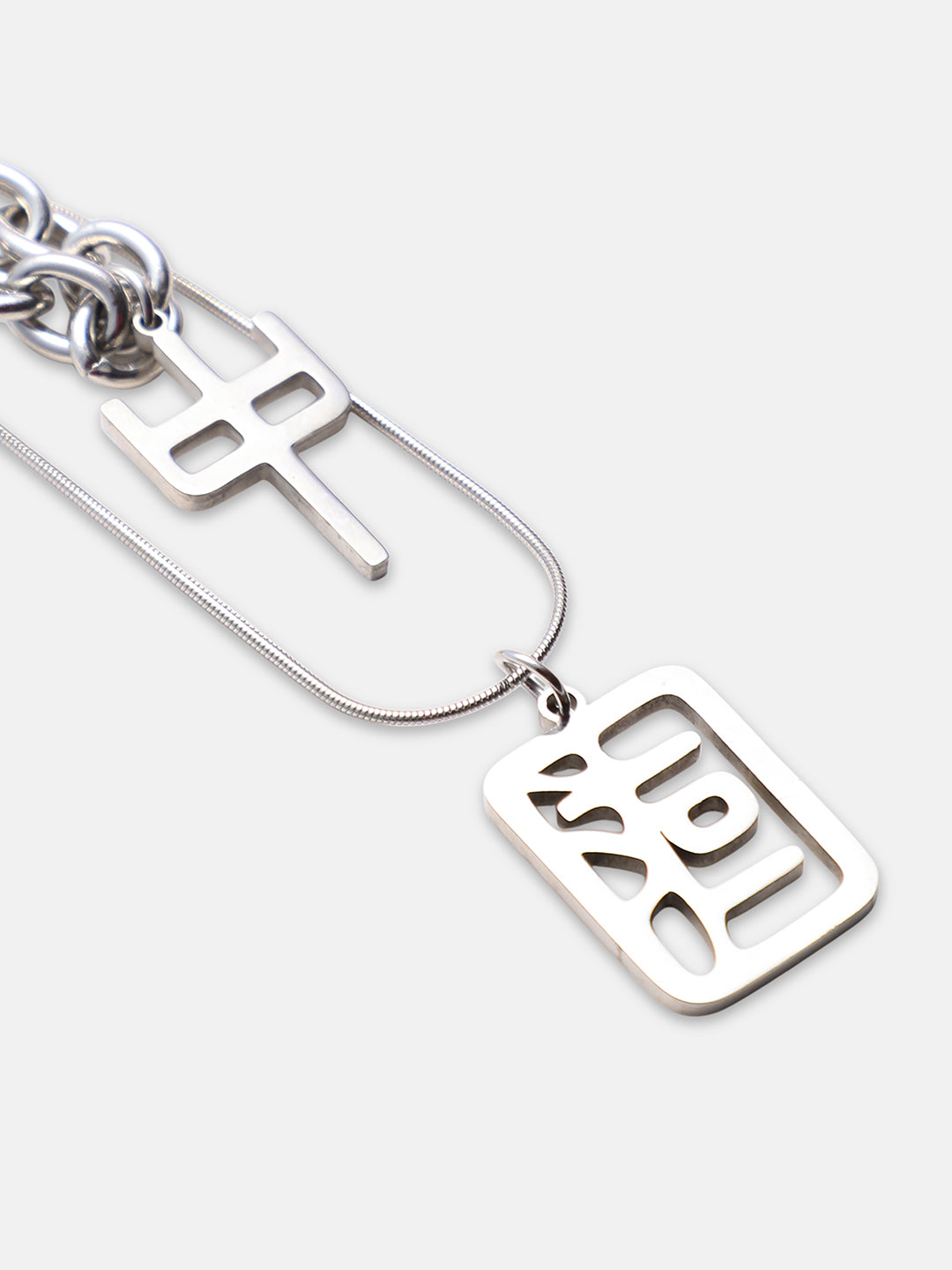 The Oriental Pendant Necklace - Metallic Silver