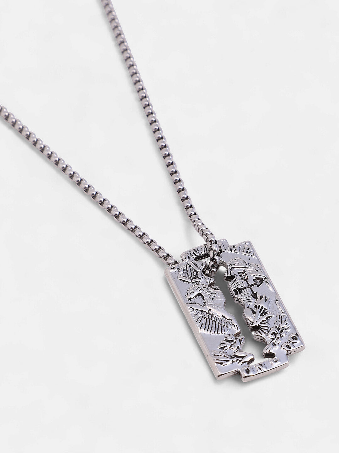 The Eagle-Blade Pendant Necklace - Metallic Silver
