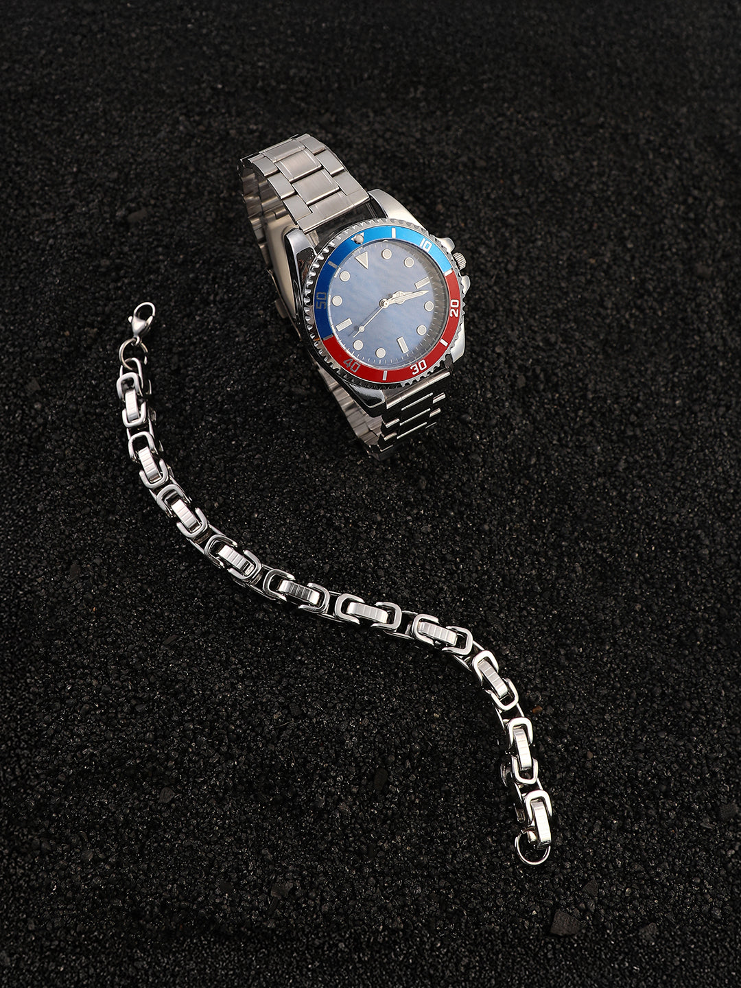 The Ribbed Round Watch With Chain Bracelet Combo