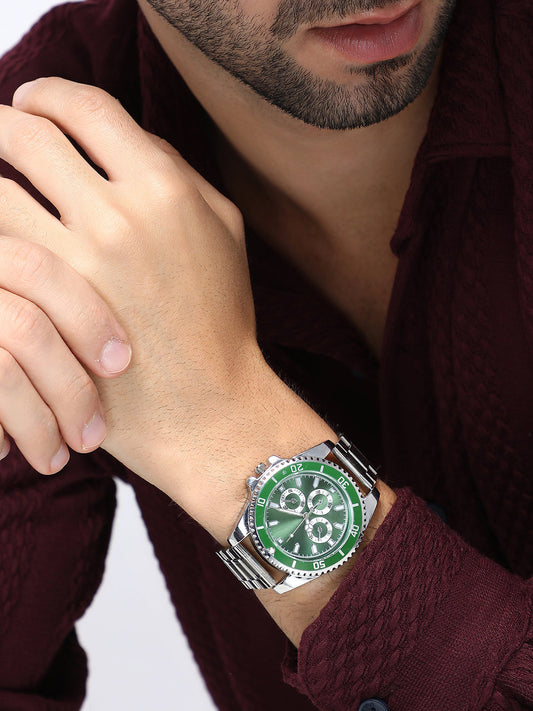 The Ribbed Four-Dial Round Watch - Metallic Silver