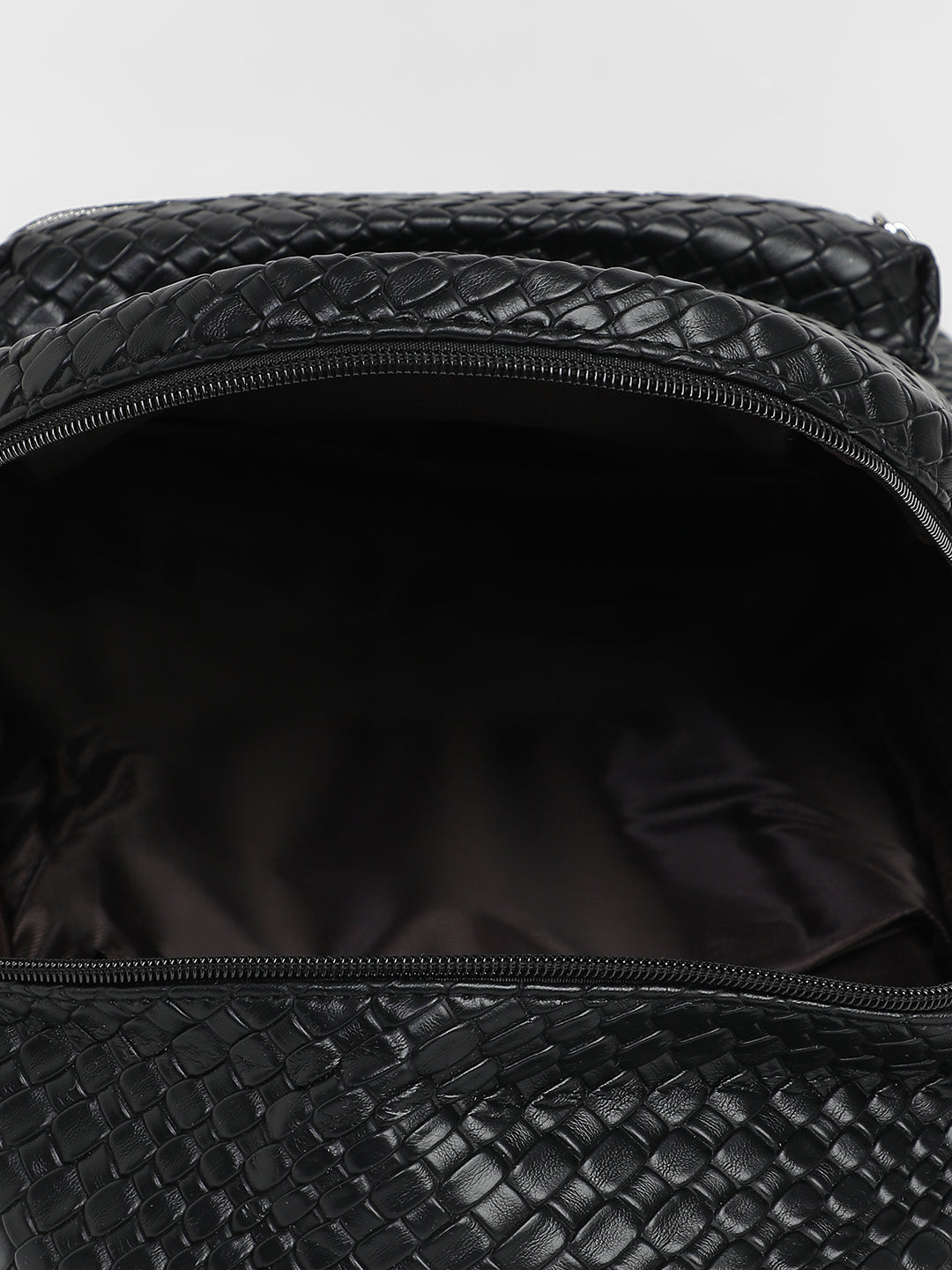 The Weave Curve Backpack - Onyx Black