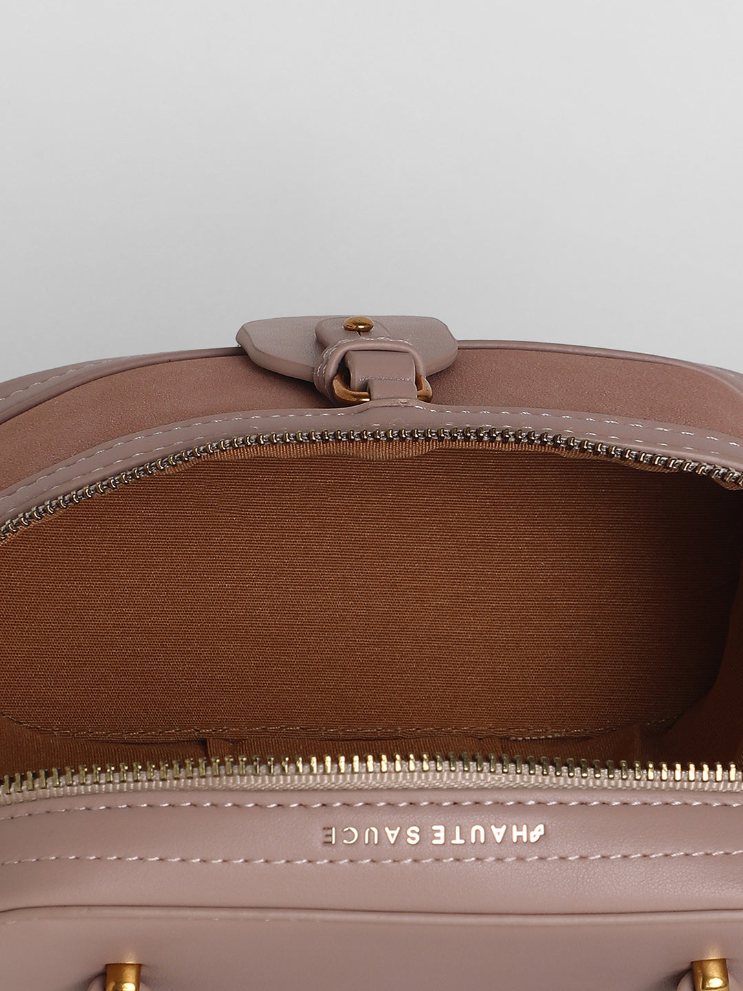 The Velvet Oval Bucket Bag - Nude Pink