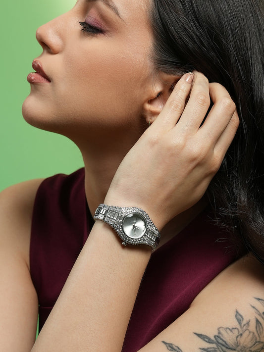 The Embellished Round Watch - Metallic Silver