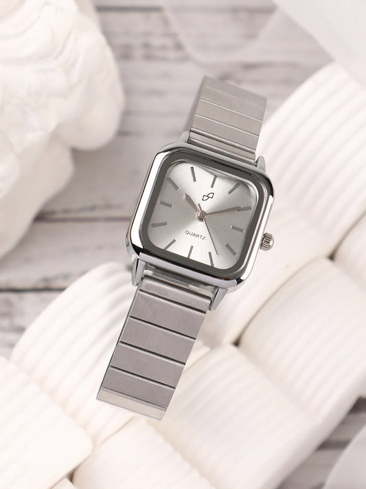 The Downtown Chain Square Watch - Metallic Silver