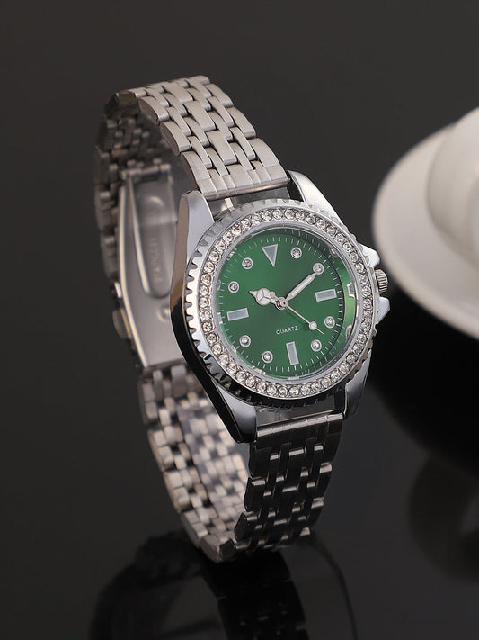 The Kinova Round Watch - Metallic Silver