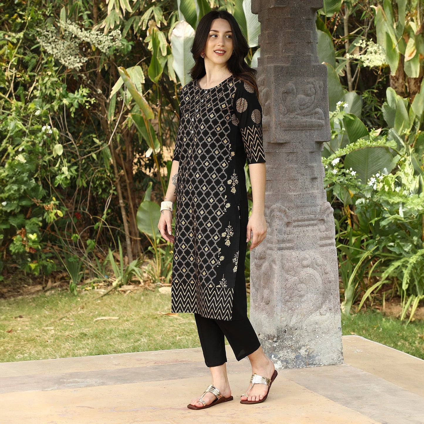 Geometric Ethnic Print Kurta With Trousers Set